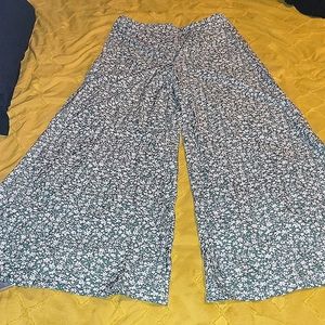 Green and white vintage bell bottom linen pants. Never worn.